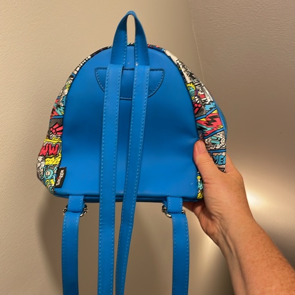 Smiggles backpack with superhero cape - Picture 3 of 5